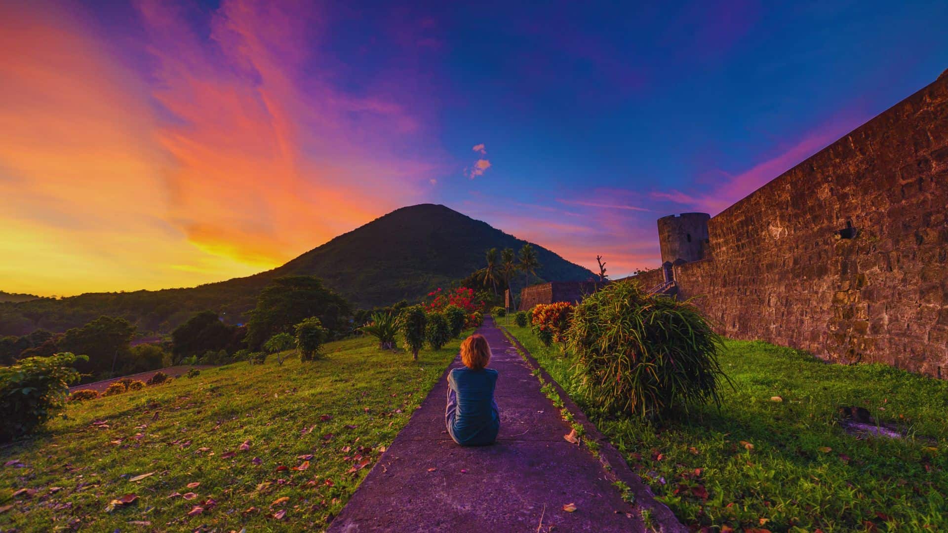 Banda Neira — Banda Islands (bandaneira.com for sale)